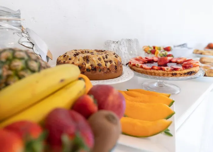 Santa Marina In Corte Cataldi Bed & Breakfast 3*