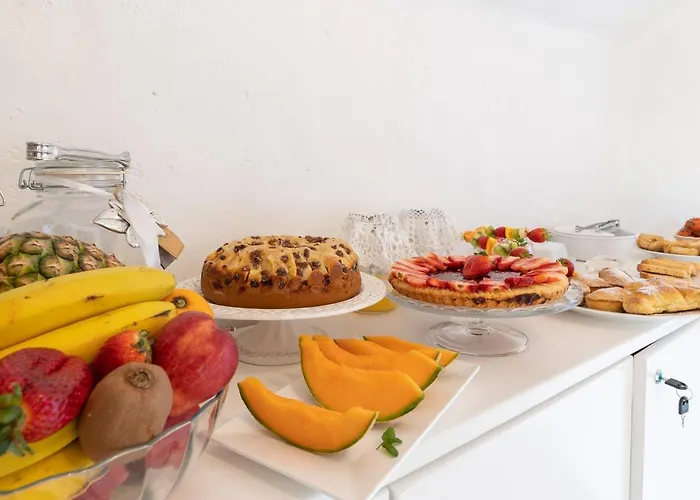 Santa Marina In Corte Cataldi Bed & Breakfast 3*