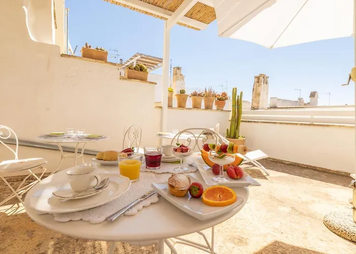 Santa Marina In Corte Cataldi Bed & Breakfast