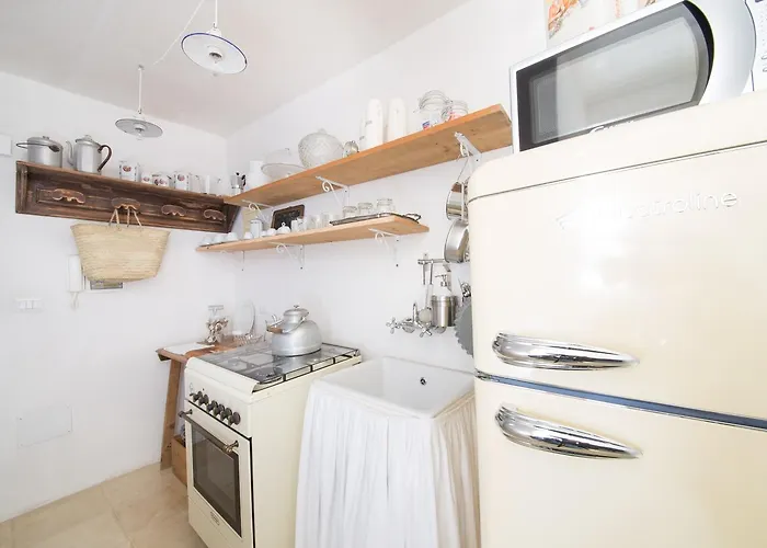 Santa Marina In Corte Cataldi Bed & Breakfast