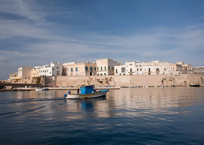 Santa Marina In Corte Cataldi Bed & Breakfast 3*