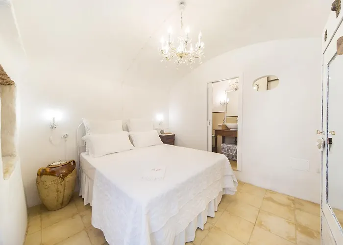 Santa Marina In Corte Cataldi Bed & Breakfast