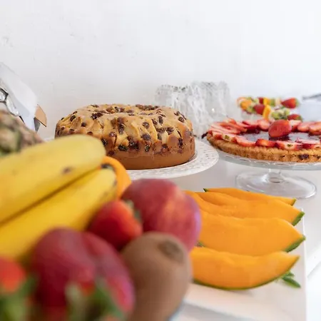 Santa Marina In Corte Cataldi Bed & Breakfast 3*