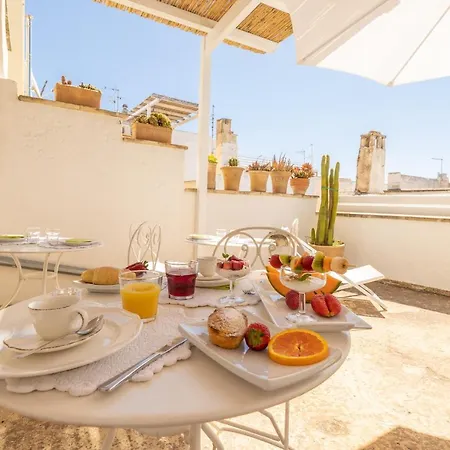 Santa Marina In Corte Cataldi Bed & Breakfast