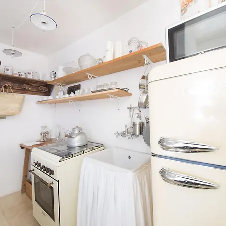 Santa Marina In Corte Cataldi Bed & Breakfast